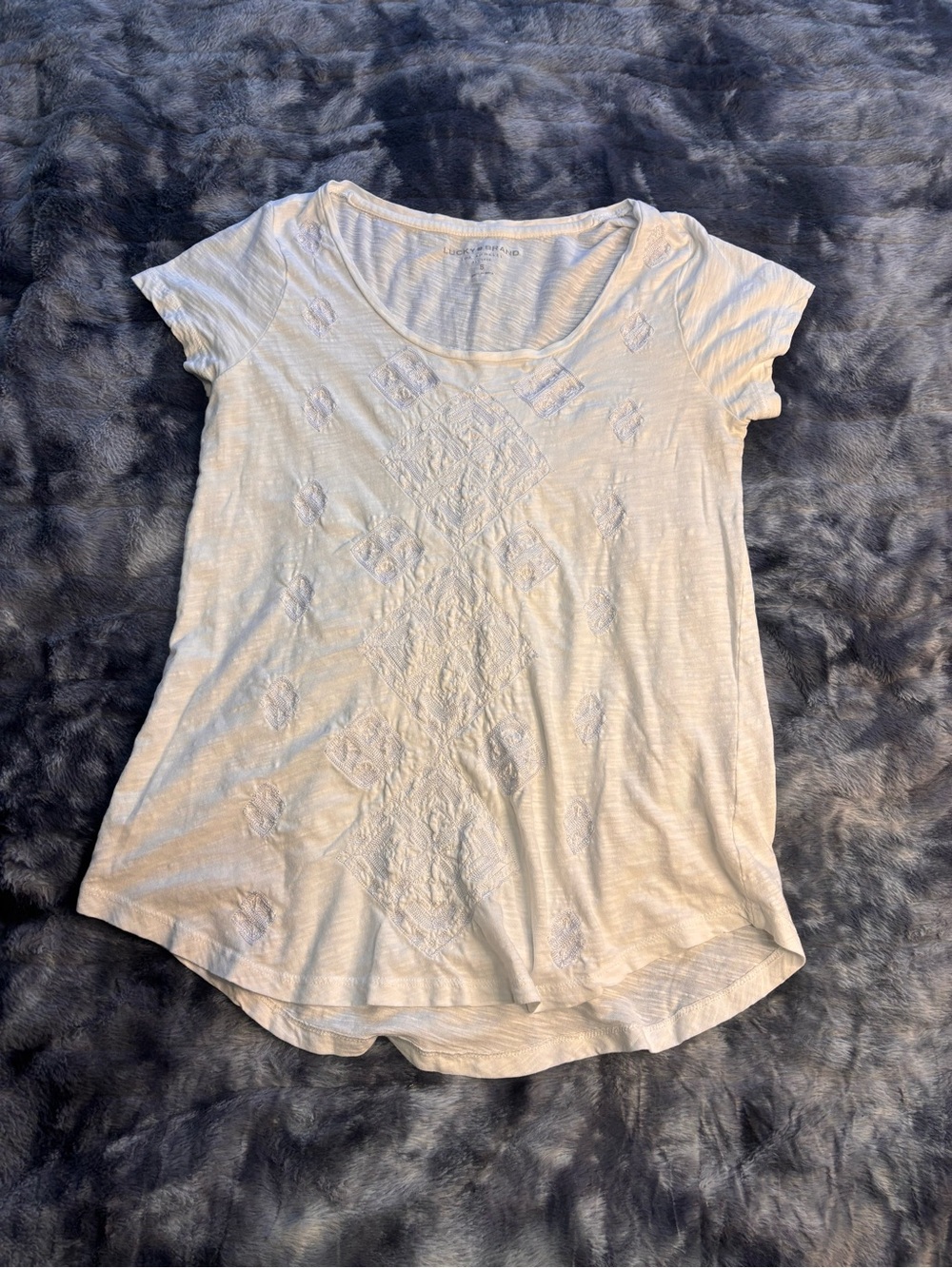 Lucky Brand White Embroidered Scoop Neck Short Sleeve Tee